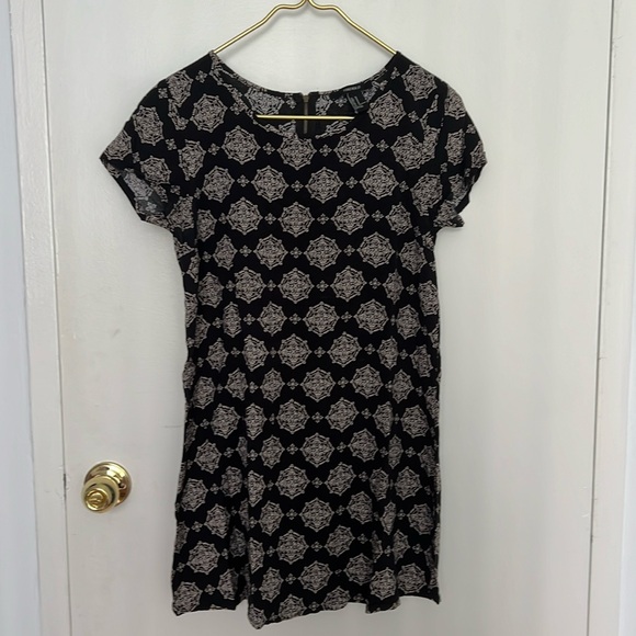 Forever 21 Patterned Dress - Picture 1 of 3
